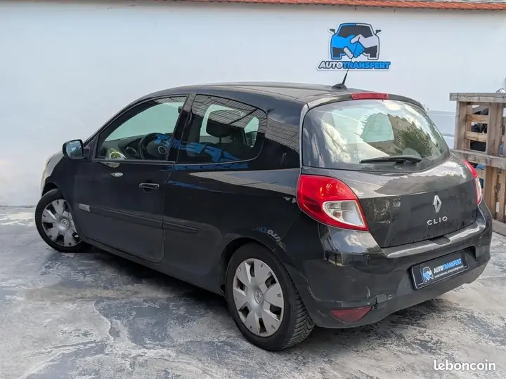 Renault Clio 2012 photo 3