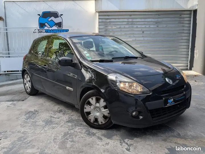 Renault Clio 2012 photo 2