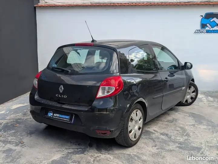 Renault Clio 2012 photo 4