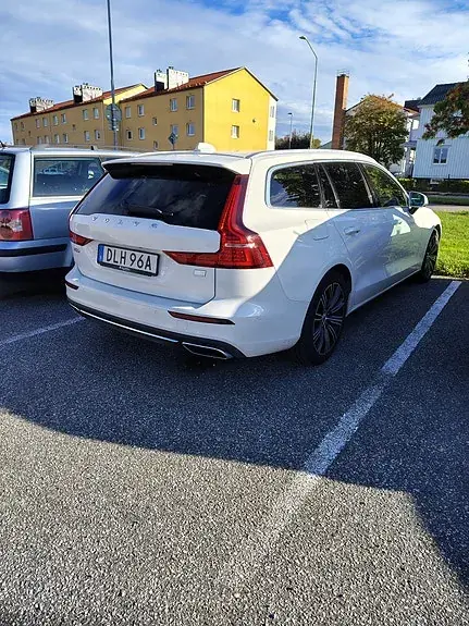 Volvo V60 2021 photo 3