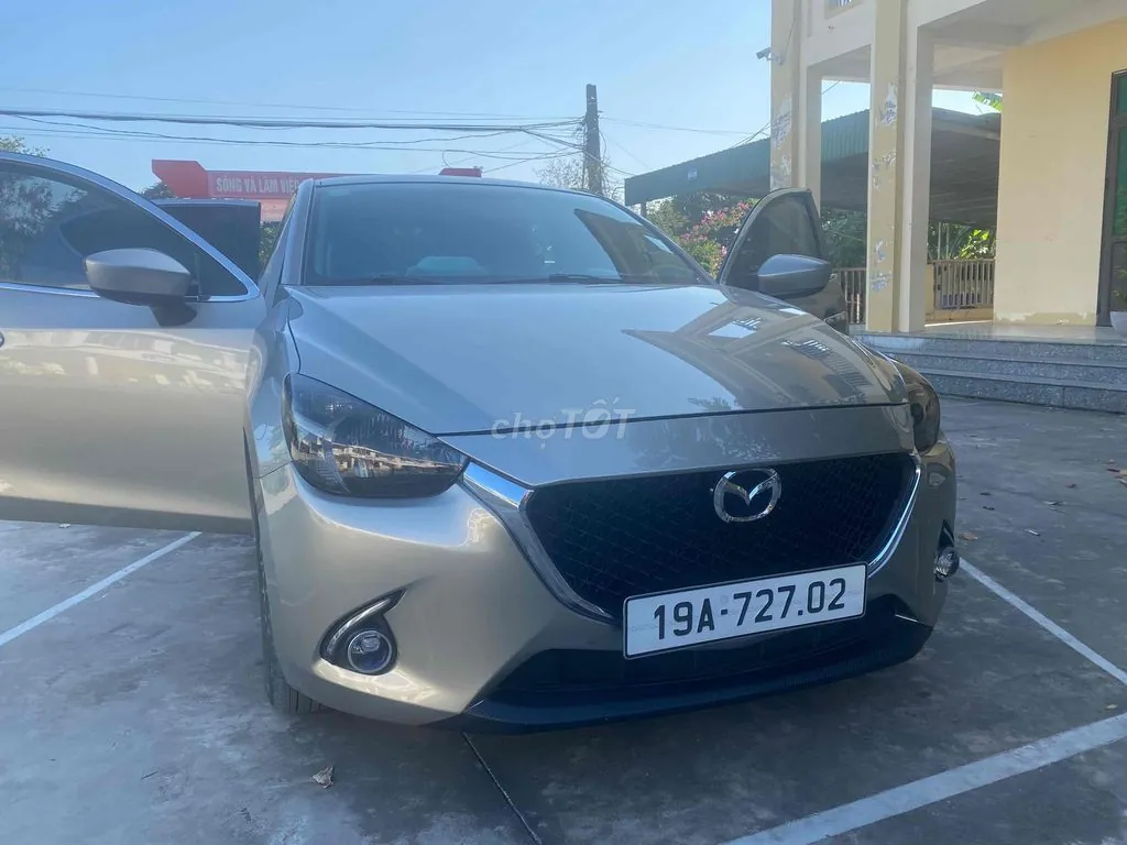 Mazda 2 2016 photo 3