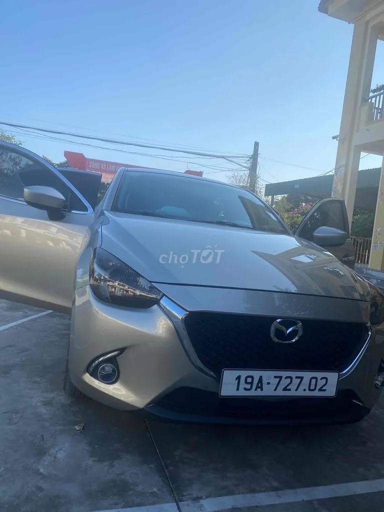 Mazda 2 2016 photo 2