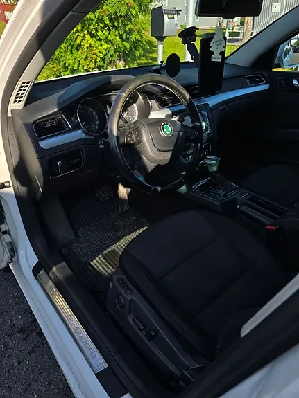 Skoda Superb 2012 photo 5