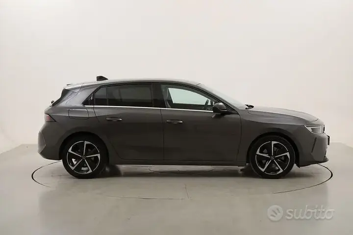 Opel Astra 2023 photo 3