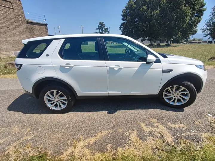 Land Rover Discovery Sport 2018 photo 4