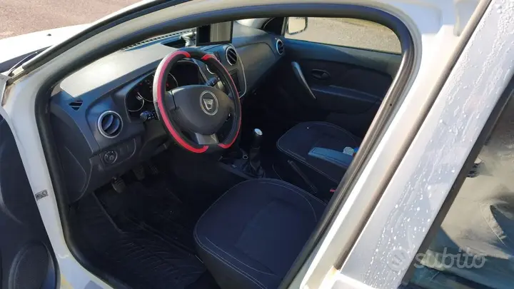 Dacia Sandero 2013 photo 2