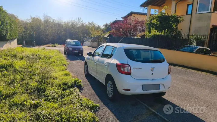 Dacia Sandero 2013 photo 4