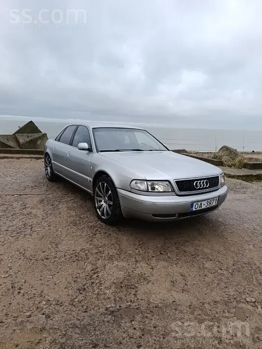 Audi A8 1996 photo 2