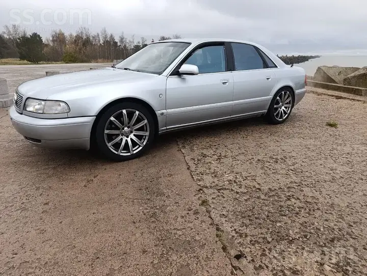 Audi A8 1996 photo 4