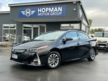 Toyota Prius 2022 photo 2