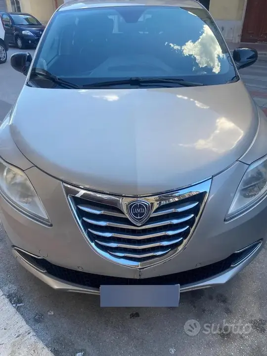 Lancia Ypsilon