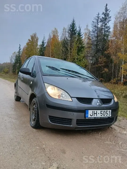 Mitsubishi Colt 2006 photo 2