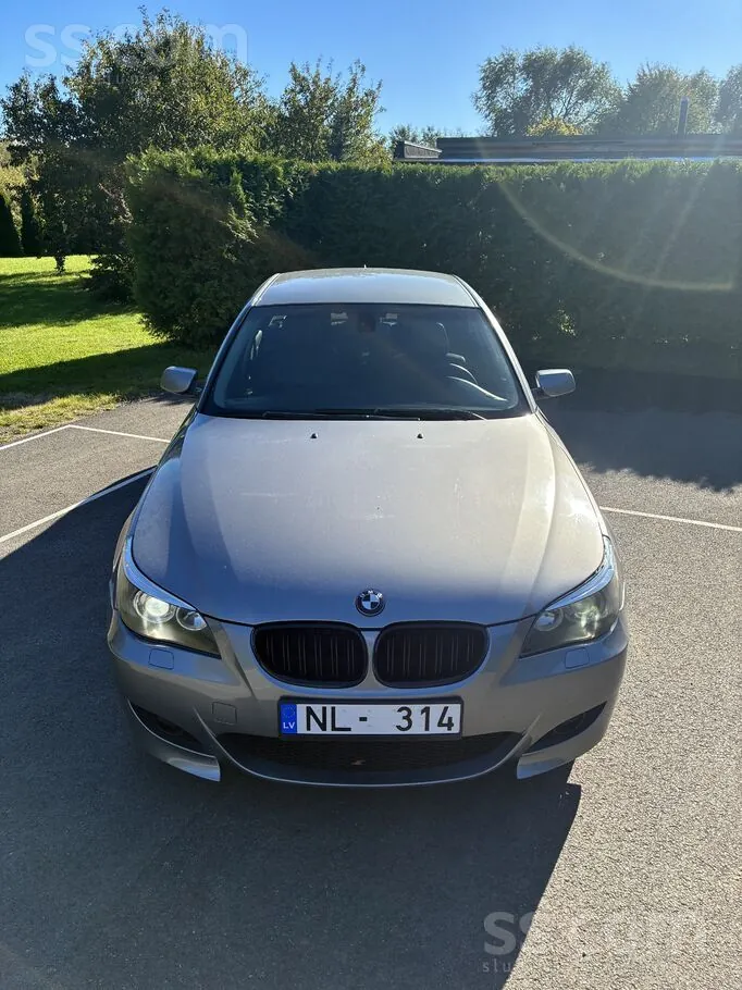 BMW E60 2004 photo 2