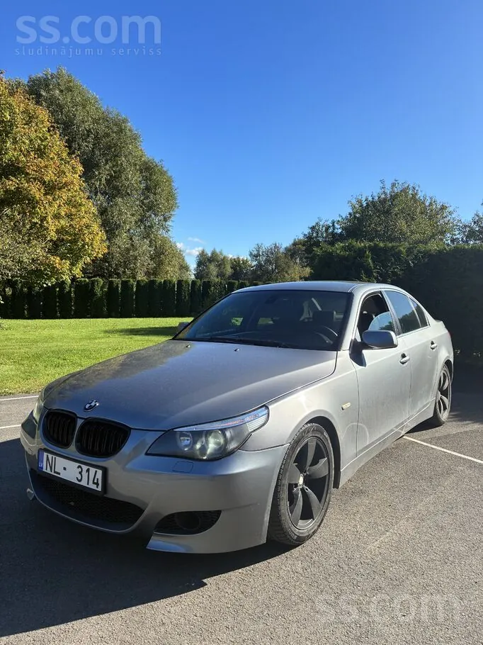 BMW E60 2004 photo 3