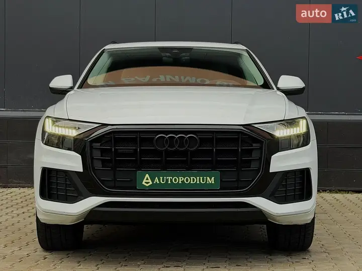 Audi Q8 2021 photo 2