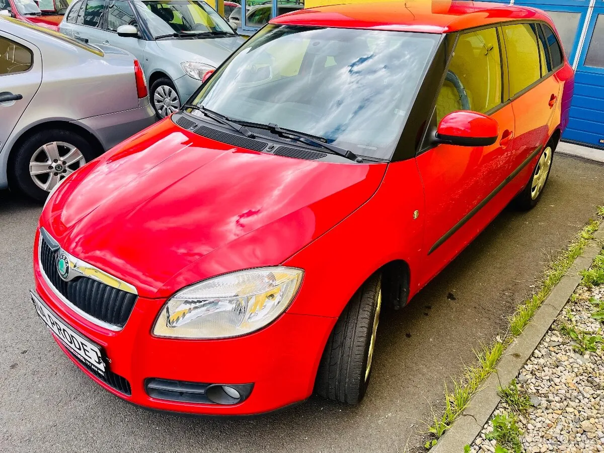 Skoda Fabia 2010 photo 3
