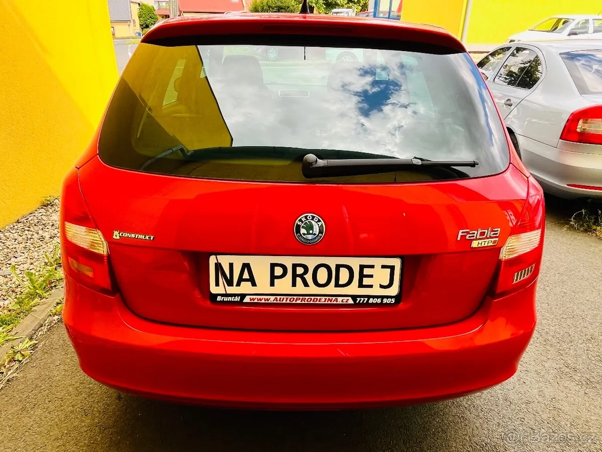 Skoda Fabia 2010 photo 5