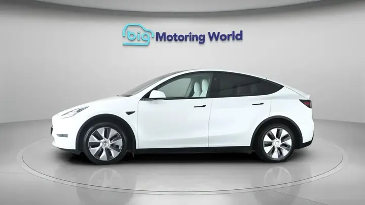 Tesla Model Y 2024 photo 5