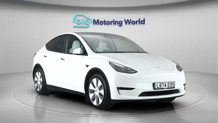 Tesla Model Y 2024 photo 2