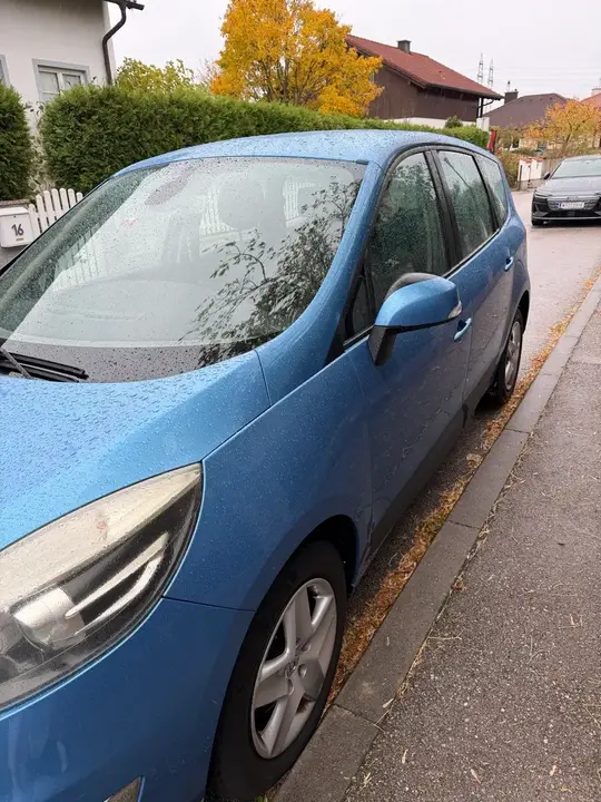 Renault Scenic 2012 photo 3