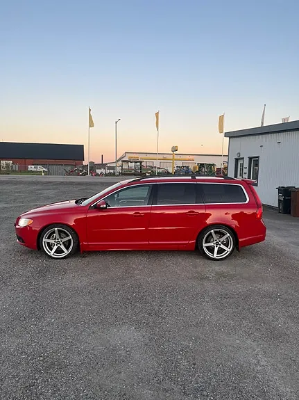 Volvo V70 2011 photo 2