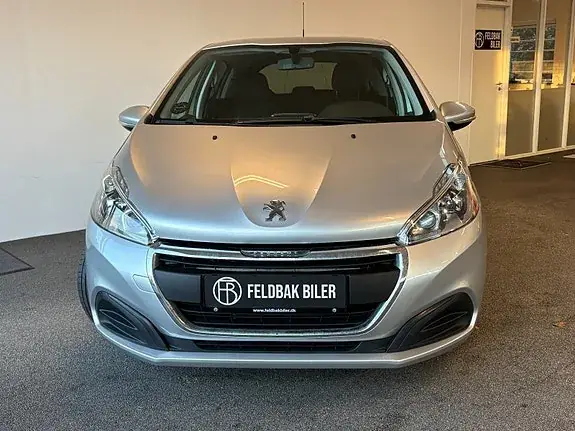 Peugeot 208 2017 photo 2