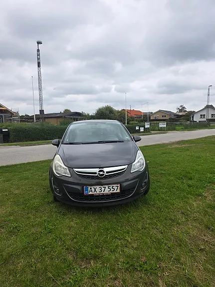 Opel Corsa 2013 photo 2