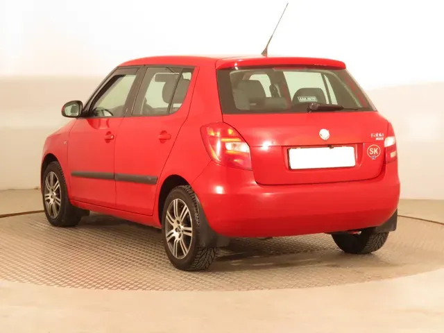 Skoda Fabia 2008 photo 3