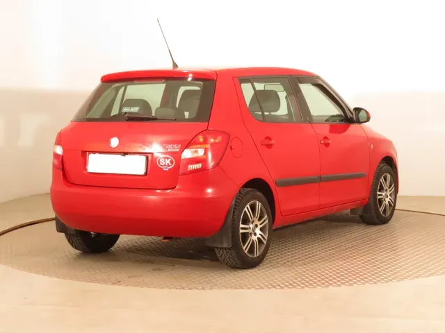 Skoda Fabia 2008 photo 4