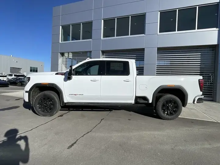 GMC Sierra 3500Hd 2026 photo 5