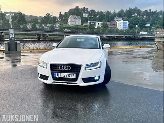 Audi A5 2009 photo 2