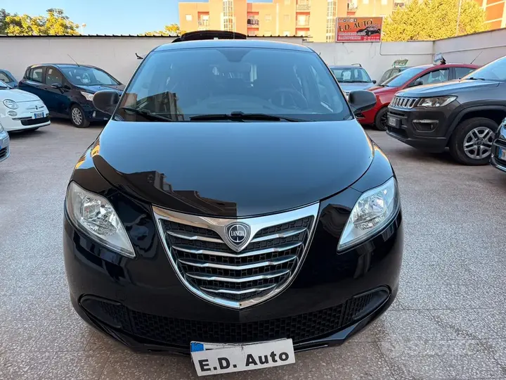 Lancia Ypsilon 2013 photo 2