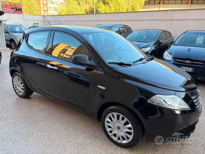 Lancia Ypsilon