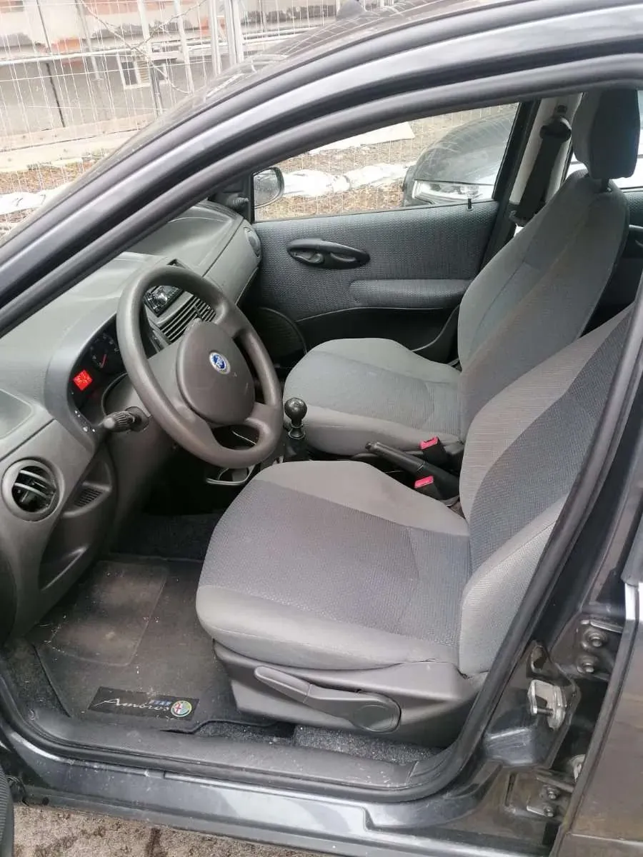 Fiat Punto 2005 photo 3