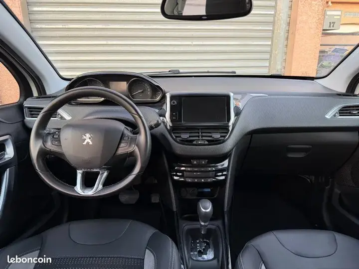 Peugeot 2008 2016 photo 5