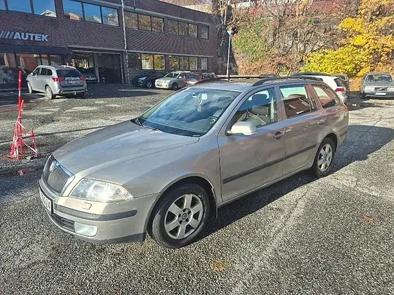 Skoda Octavia 2009 photo 2