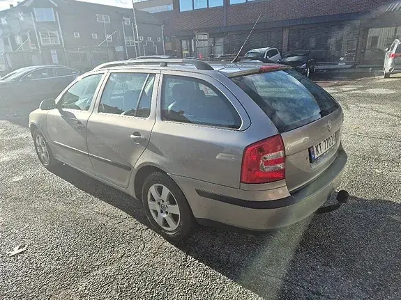 Skoda Octavia 2009 photo 3