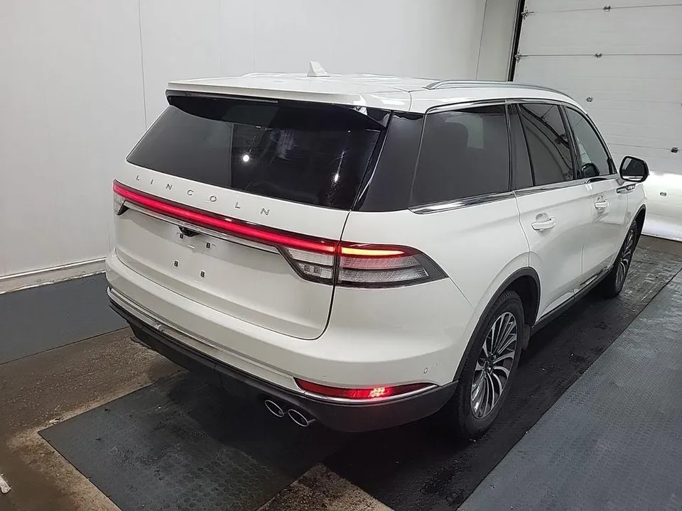 Lincoln Aviator 2023 photo 3