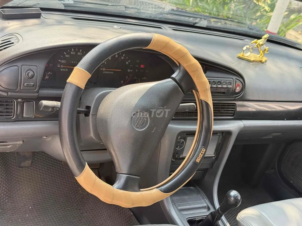 Nissan Bluebird 1993 photo 5