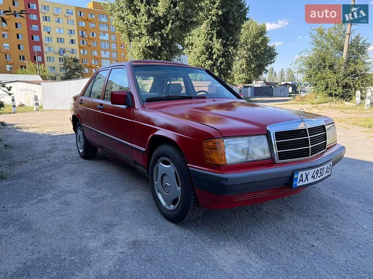 Mercedes-Benz 190 1985 photo 2