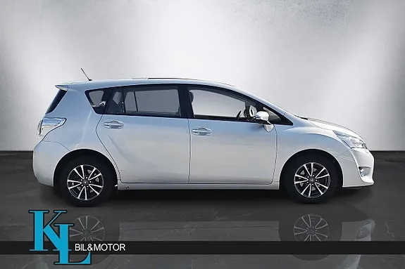 Toyota Verso 2013 photo 5