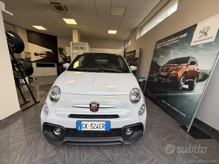 Abarth 595 2022 photo 2
