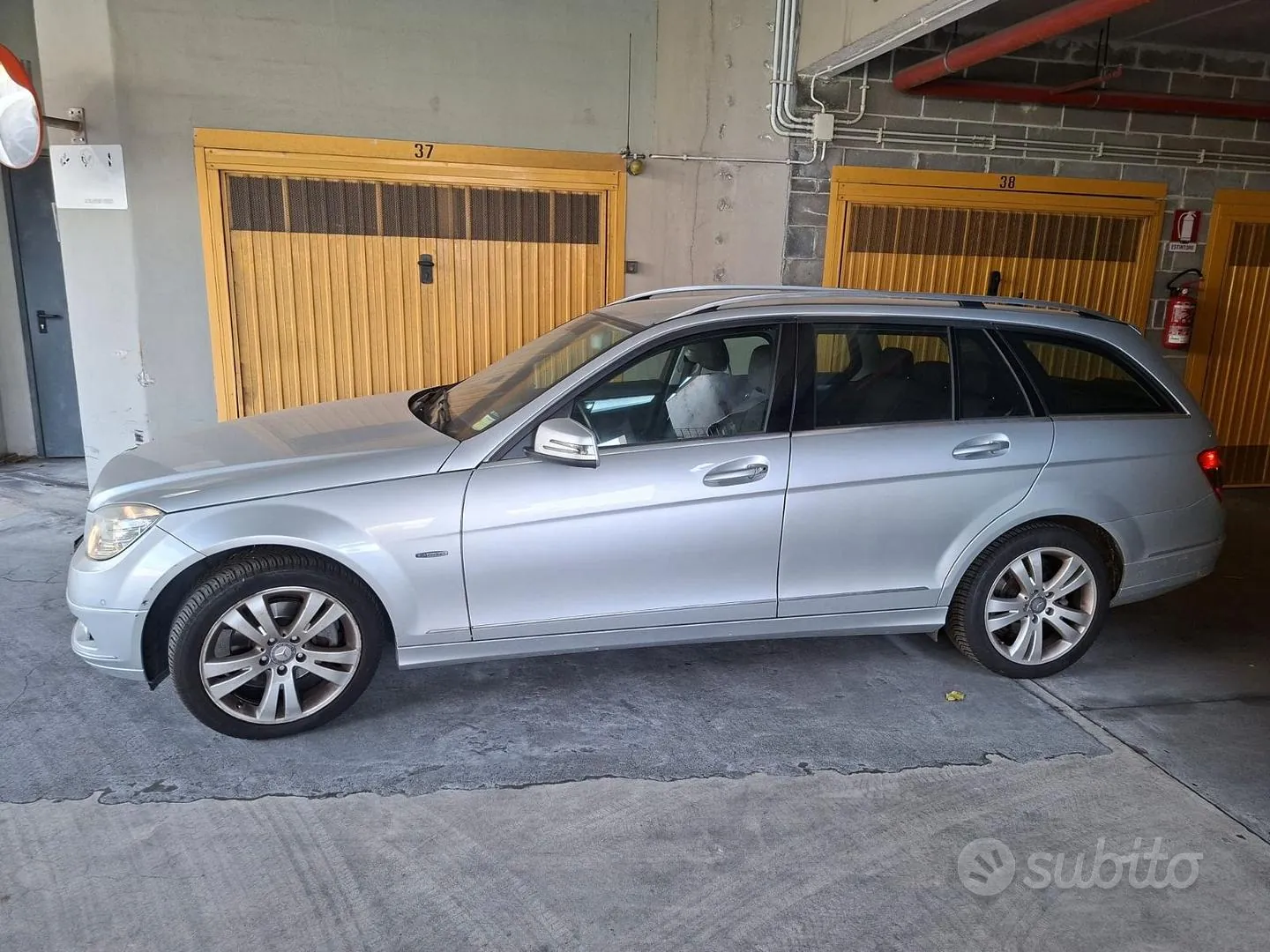 Mercedes-Benz C 2011 photo 2