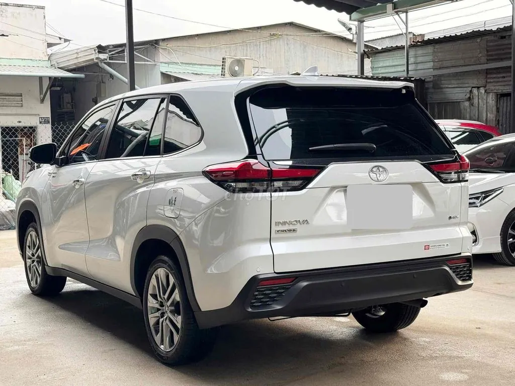Toyota Innova Cross 2026 photo 3