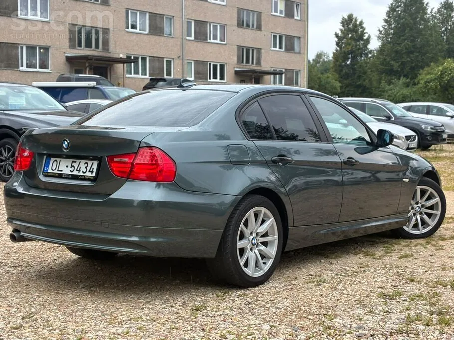 BMW 320D 2009 photo 3