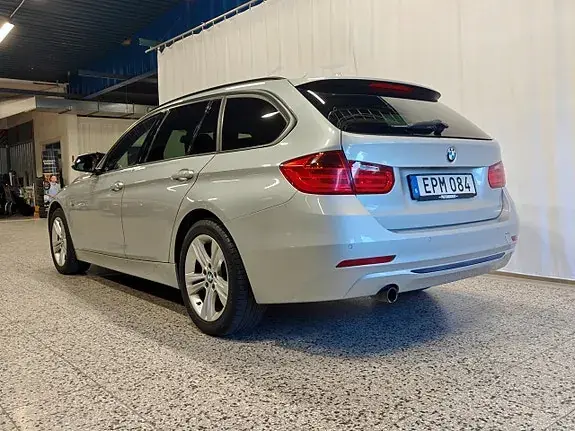 BMW 318 2015 photo 3