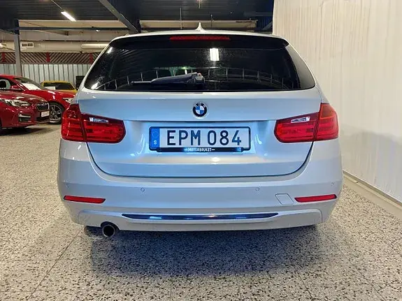 BMW 318 2015 photo 4