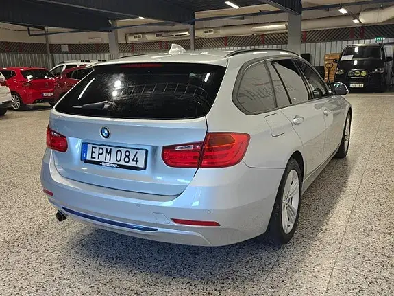 BMW 318 2015 photo 5