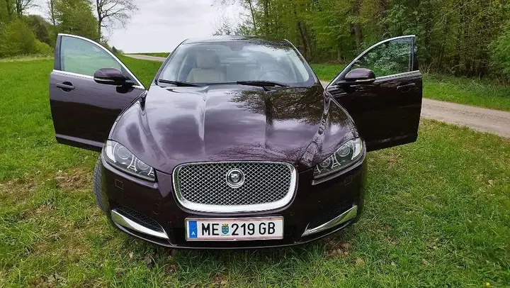 Jaguar Xf 2012 photo 2