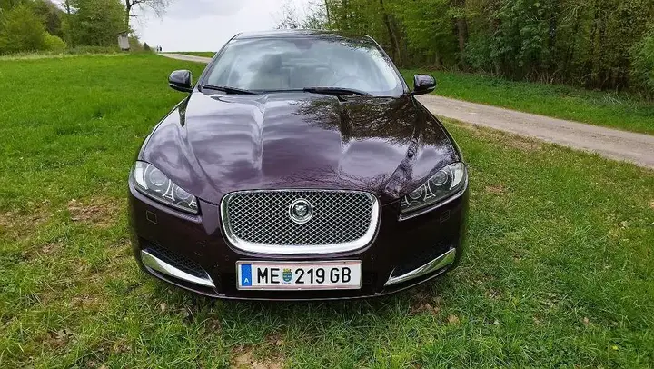 Jaguar Xf 2012 photo 3